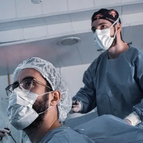 Dr. Rafael Alves - Histerectomia robótica em Recife, Caruaru e Palmares